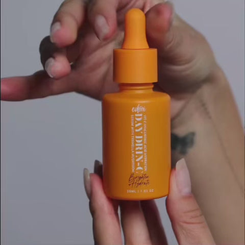 DAY DRIN-C Vit C & Hyaluronic Acid Face Serum
